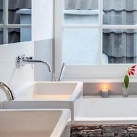 Experience An Exquisite Blend Of 18th Century Amsterdam! 4 Bedroom Duplex Penthouse Lägenhet *